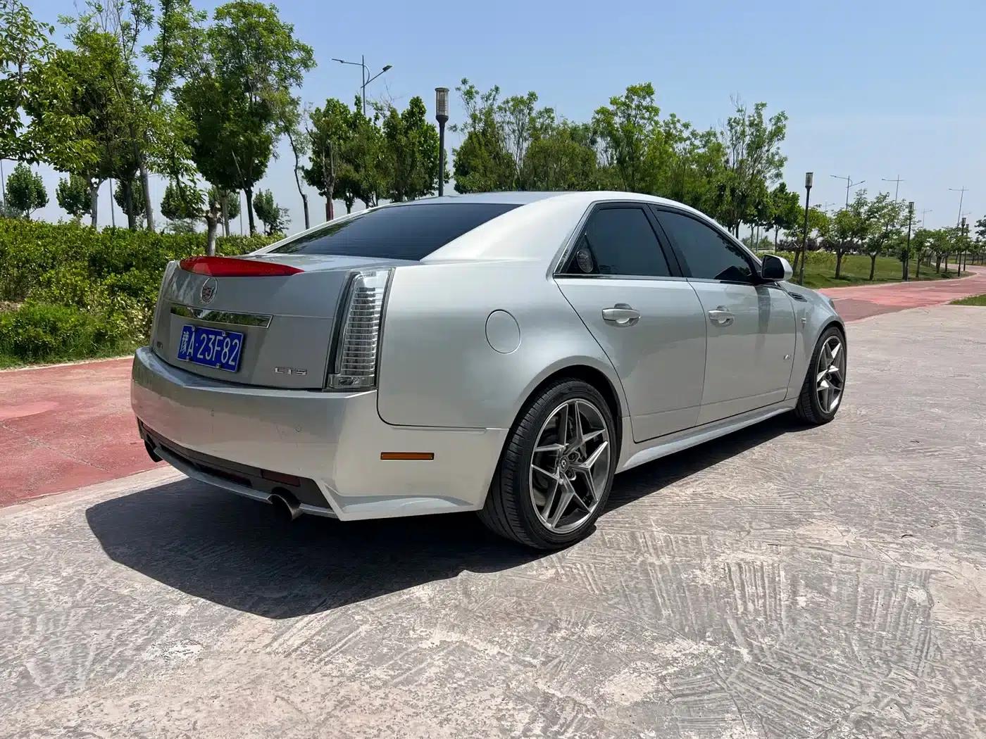 Imported Cadillac CTS 2009 model 6.2L CTS-V — миниатюра 5