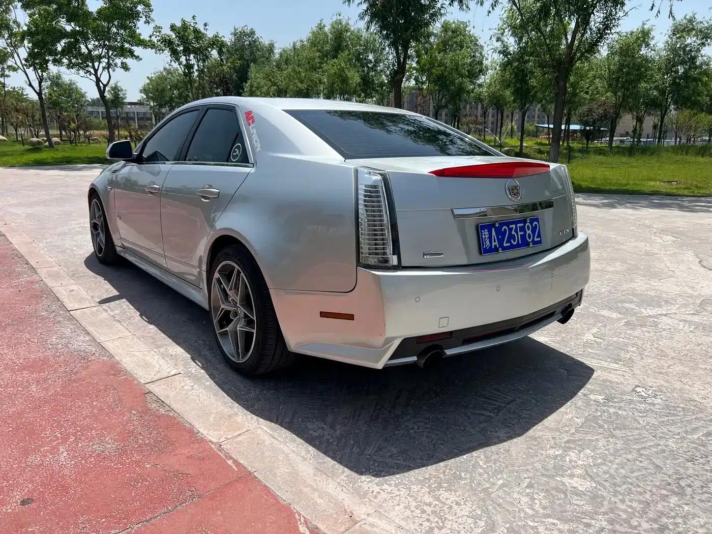 Imported Cadillac CTS 2009 model 6.2L CTS-V — миниатюра 7