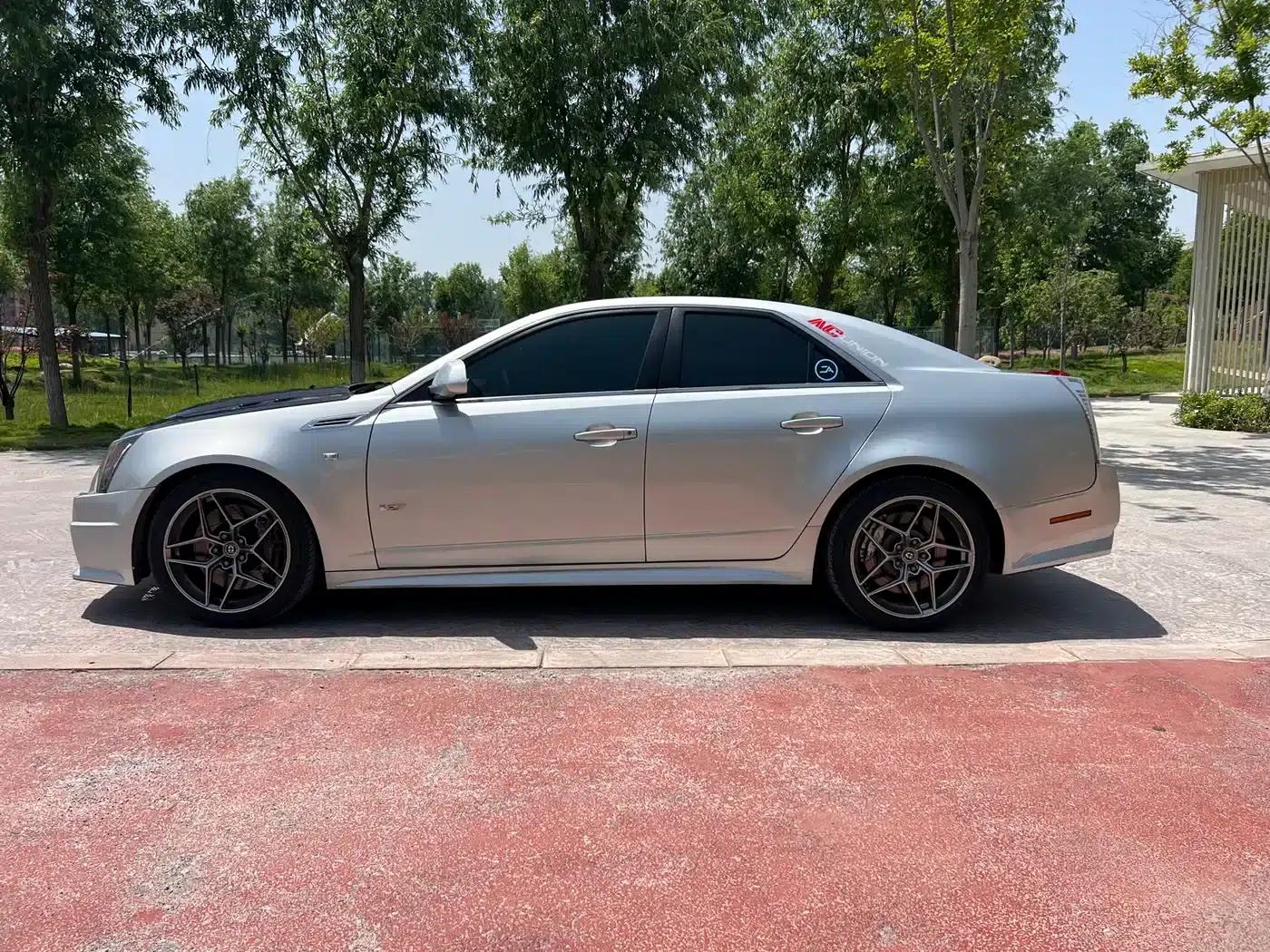 Imported Cadillac CTS 2009 model 6.2L CTS-V — миниатюра 8