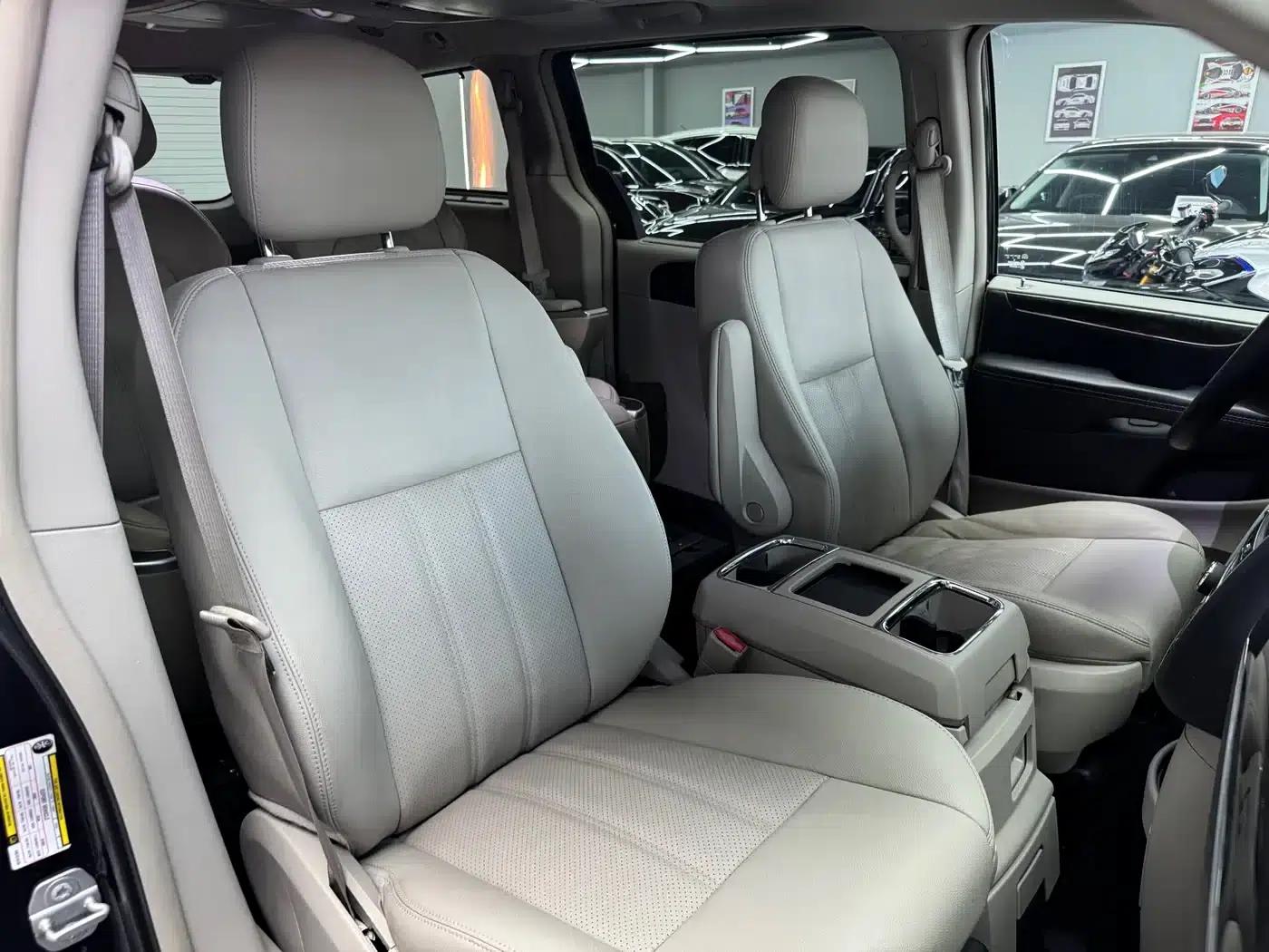 2014 Chrysler Grand Voyager (Imported) 3.6L Comfort Edition — миниатюра 13