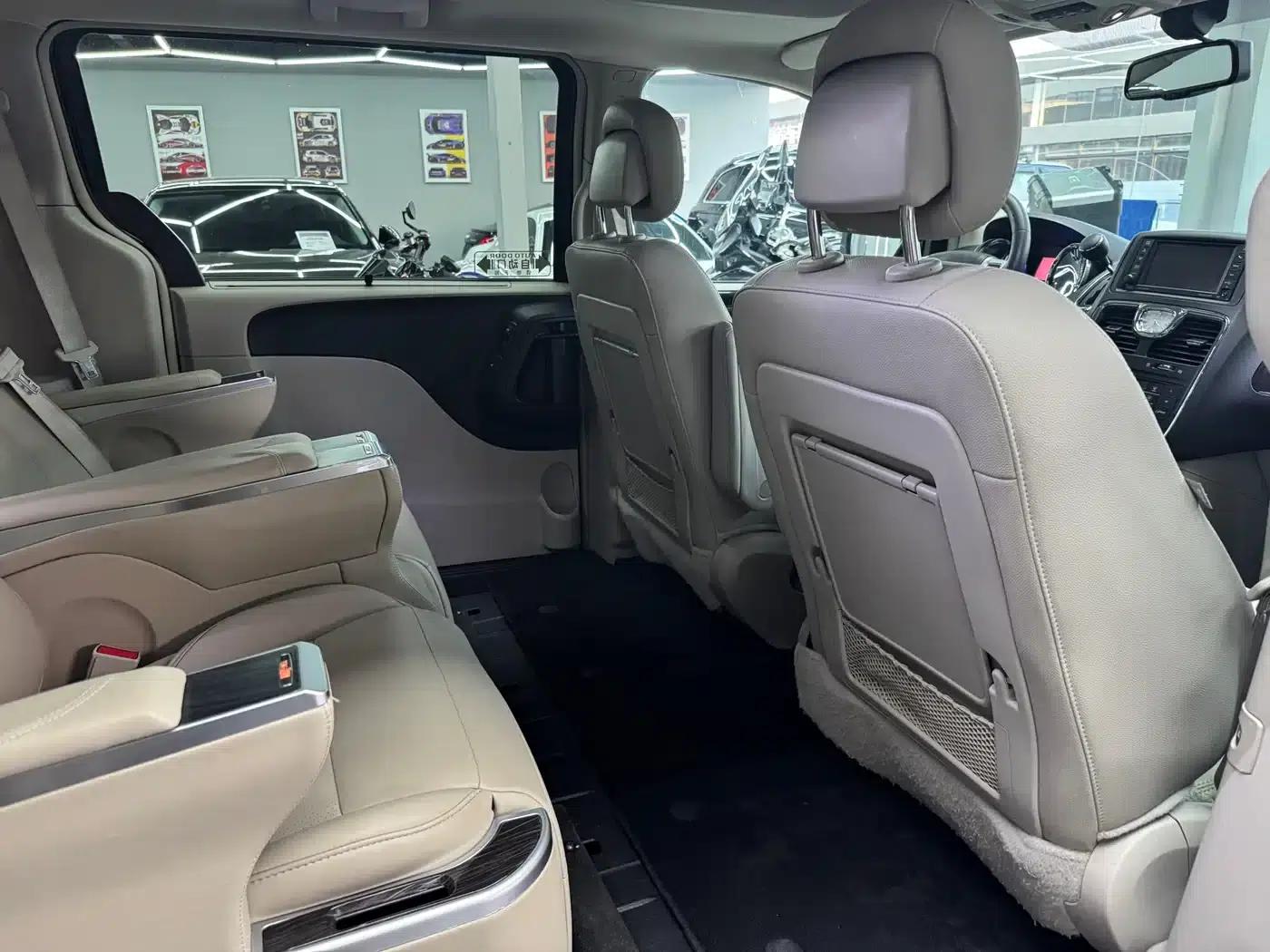 2014 Chrysler Grand Voyager (Imported) 3.6L Comfort Edition — миниатюра 15