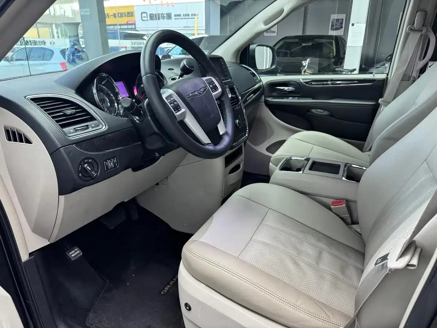 2014 Chrysler Grand Voyager (Imported) 3.6L Comfort Edition — миниатюра 10