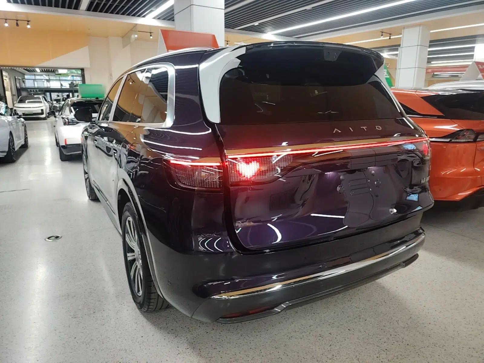 Hima AITO M8 2025 Model Pure Electric Max+ Five-Seater All-Wheel-Drive (896-line LiDAR) — миниатюра 4