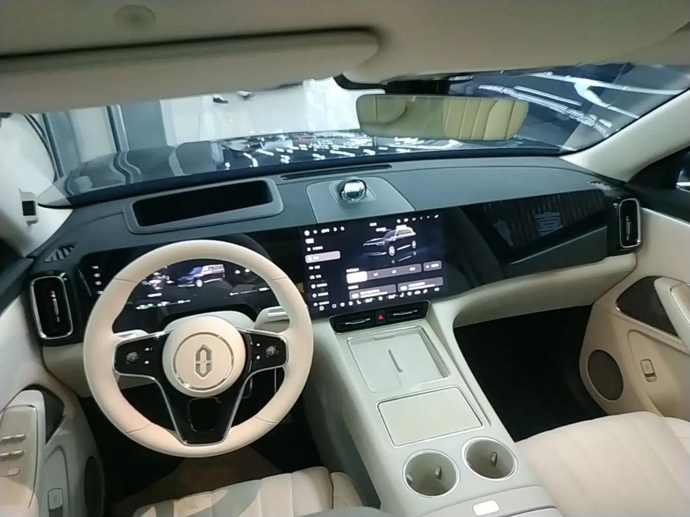 Hima AITO M8 2025 Extended-Range Max Version 37 kWh 5-Seater — миниатюра 13