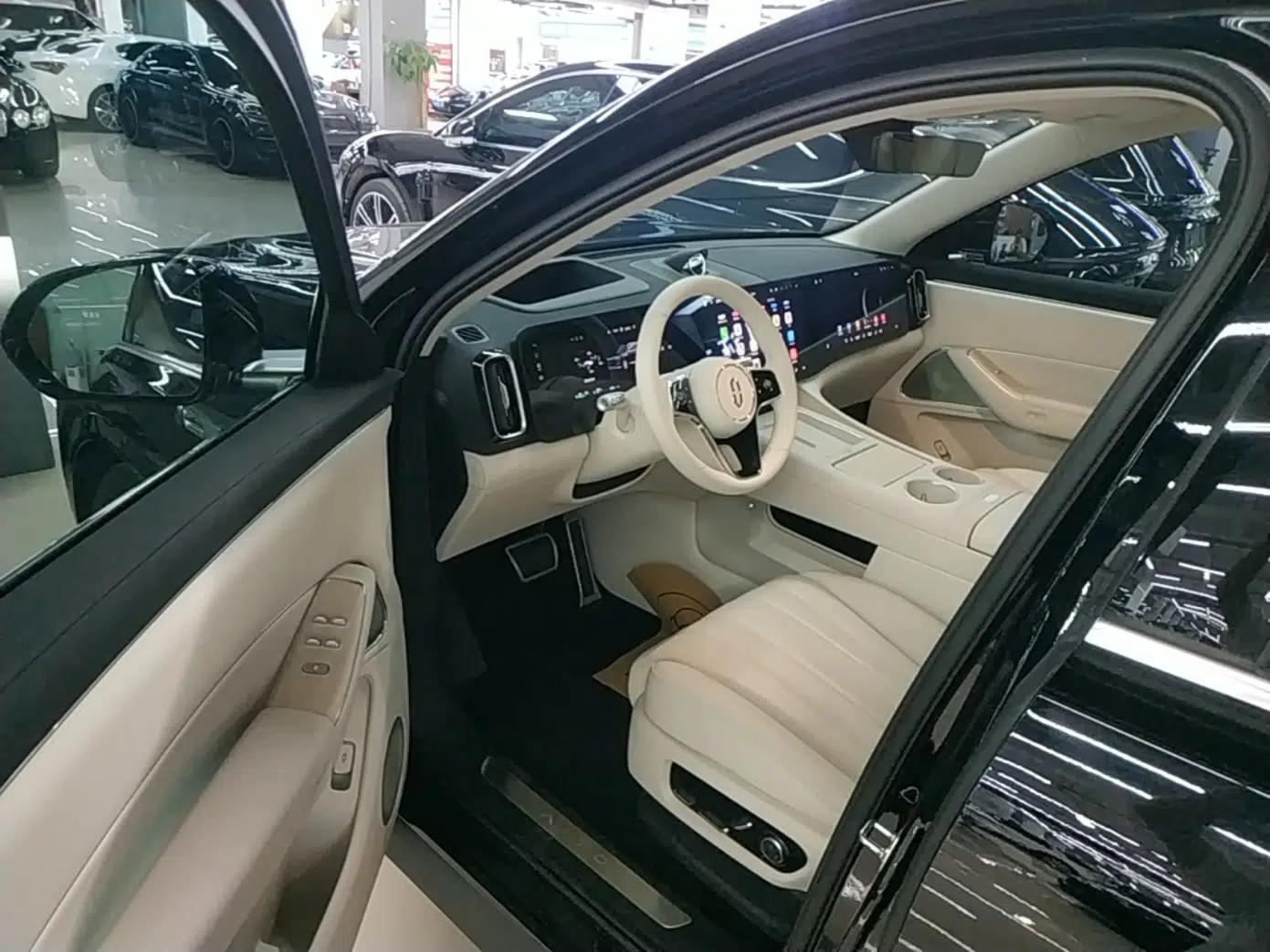 Hima AITO M8 2025 Extended-Range Max Version 37 kWh 5-Seater — миниатюра 19