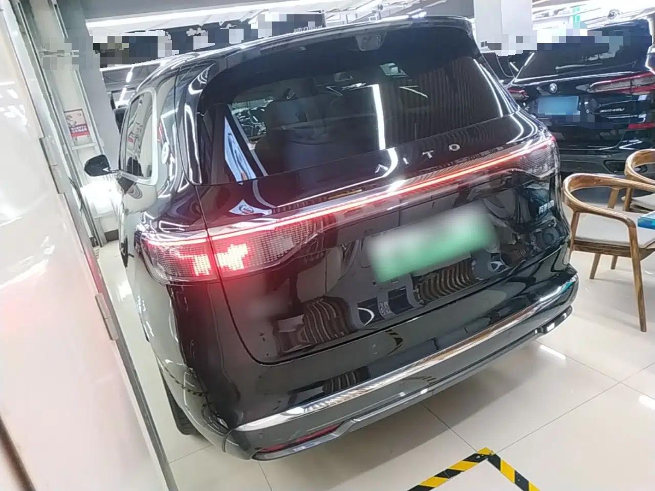 Hima AITO M8 2025 Extended-Range Max Version 37 kWh 5-Seater — миниатюра 4