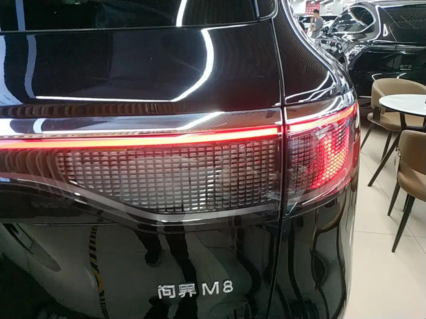 Hima AITO M8 2025 Extended-Range Max Version 37 kWh 5-Seater — миниатюра 7