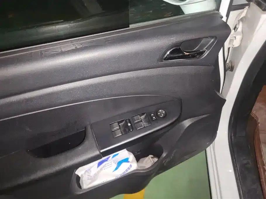 Kaiyi C3R 2015 1.5L AMT Gold Edition — миниатюра 7