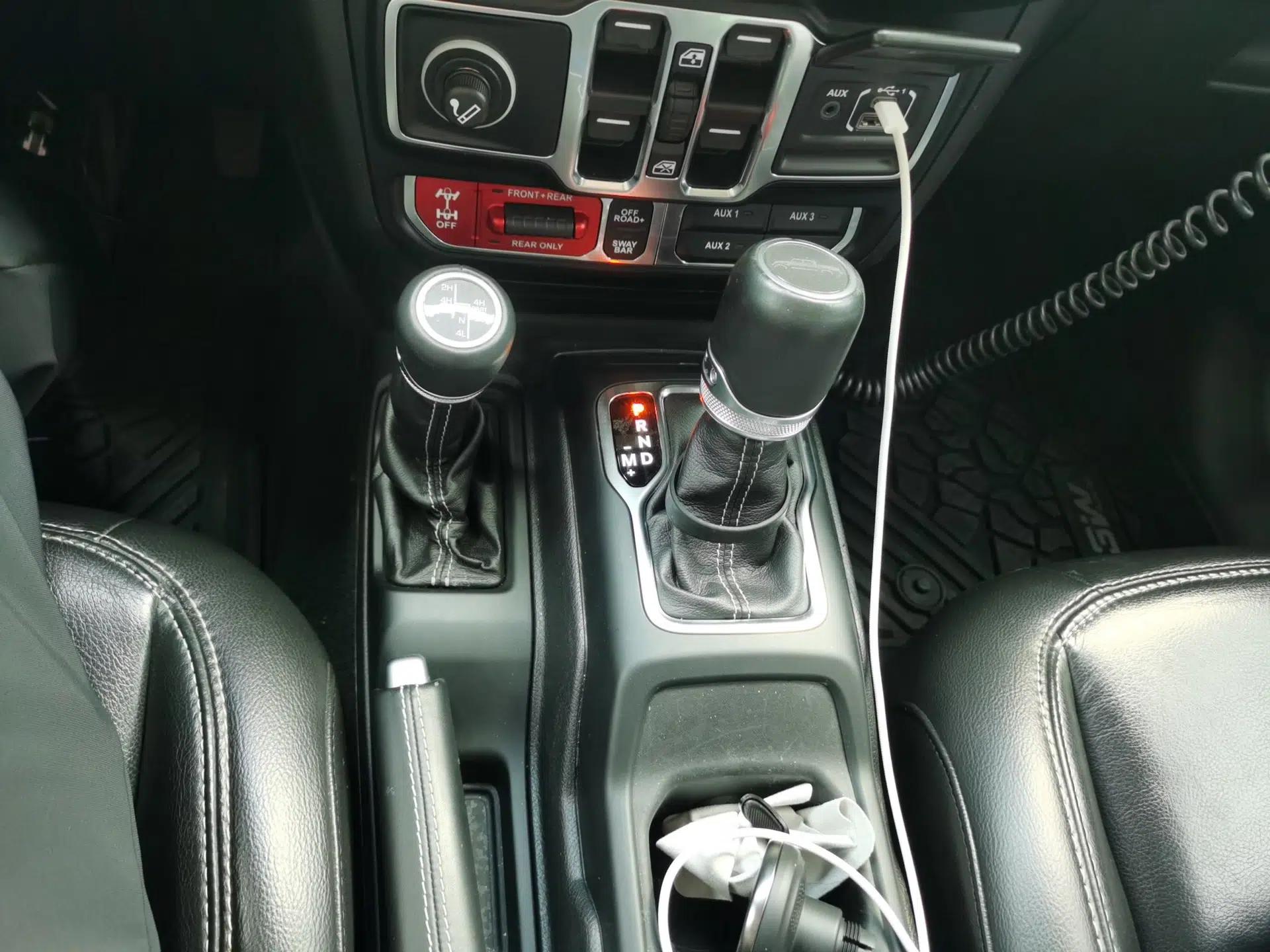 Jeep Gladiator 2022 3.6L Pioneer Edition — миниатюра 15