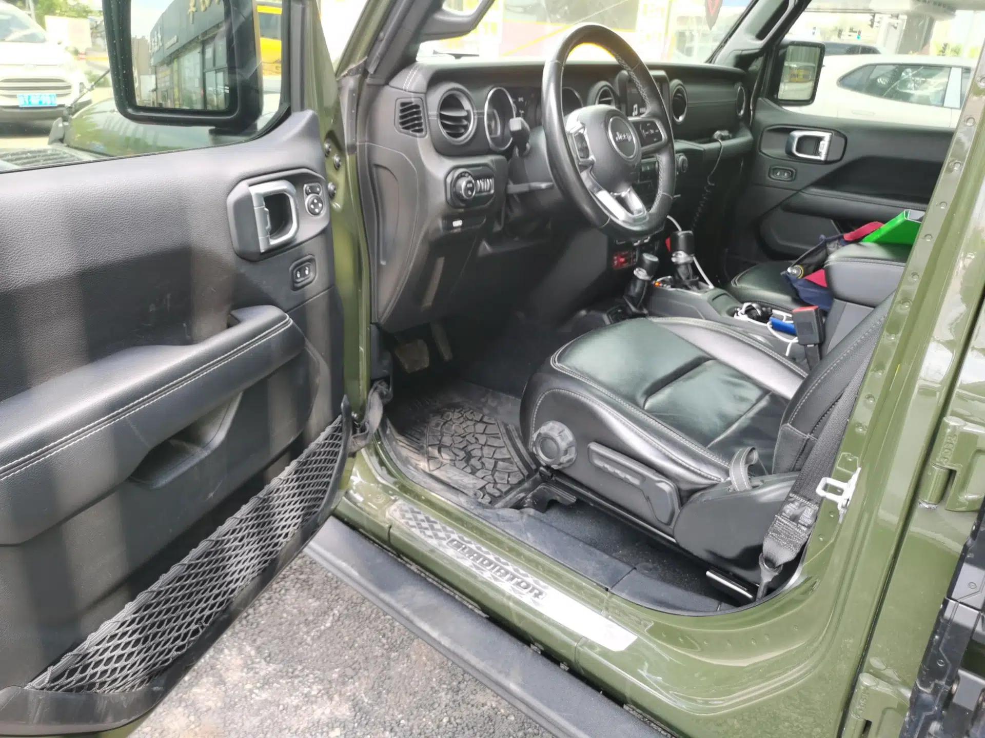 Jeep Gladiator 2022 3.6L Pioneer Edition — миниатюра 17