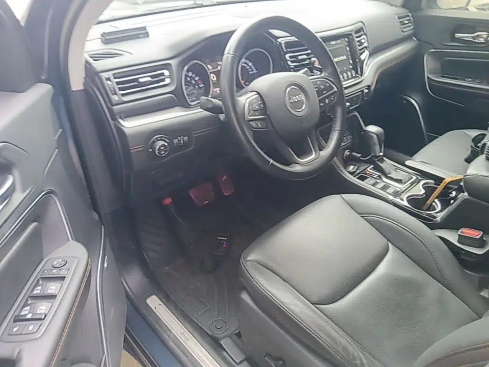Jeep Grand Commander 2018 2.0T Four-Wheel Drive Smart Enjoyment Version China VI — миниатюра 19