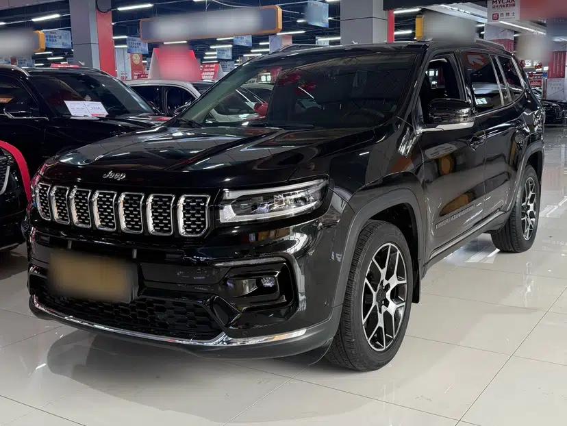 Jeep Grand Commander 2022 2.0T Two-Wheel Drive Luxury Version — миниатюра 1