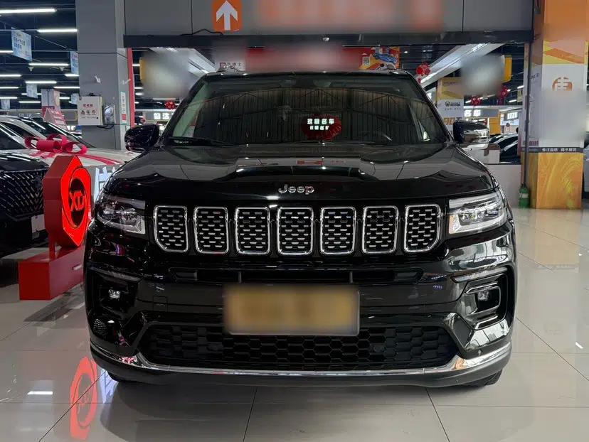 Jeep Grand Commander 2022 2.0T Two-Wheel Drive Luxury Version — миниатюра 2