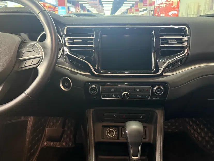 Jeep Grand Commander 2022 2.0T Two-Wheel Drive Luxury Version — миниатюра 12