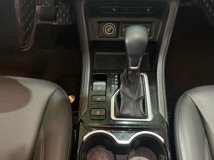 Jeep Grand Commander 2022 2.0T Two-Wheel Drive Luxury Version — миниатюра 13