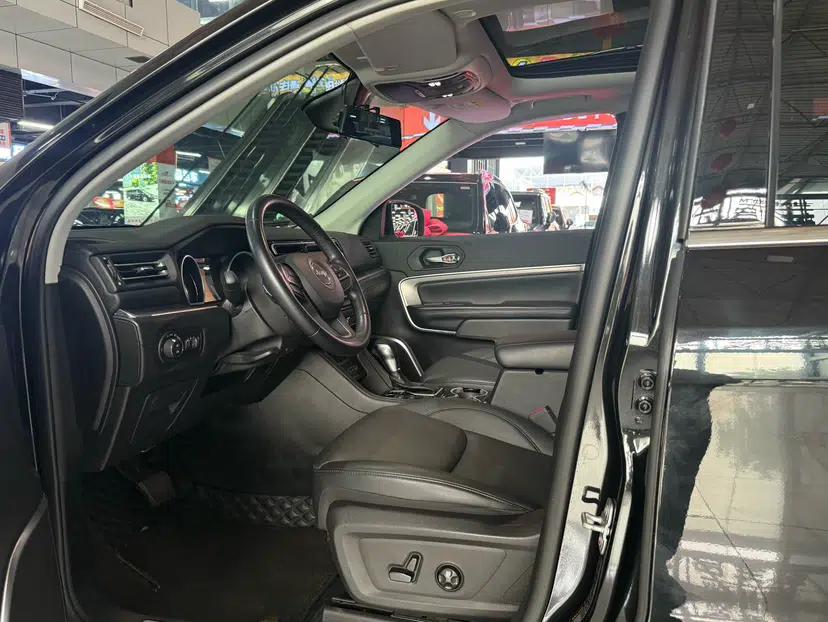 Jeep Grand Commander 2022 2.0T Two-Wheel Drive Luxury Version — миниатюра 14