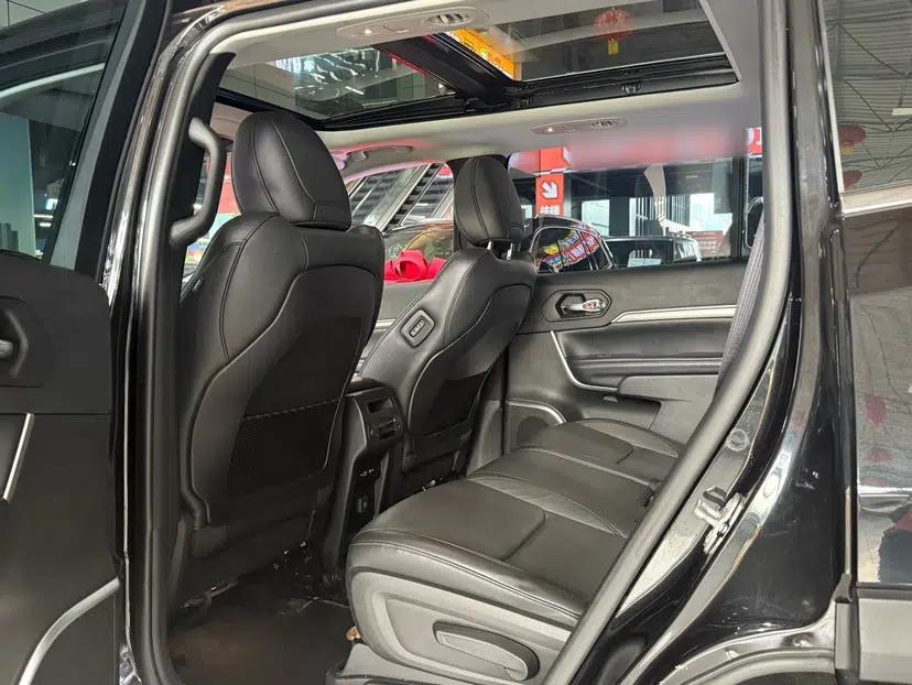 Jeep Grand Commander 2022 2.0T Two-Wheel Drive Luxury Version — миниатюра 16