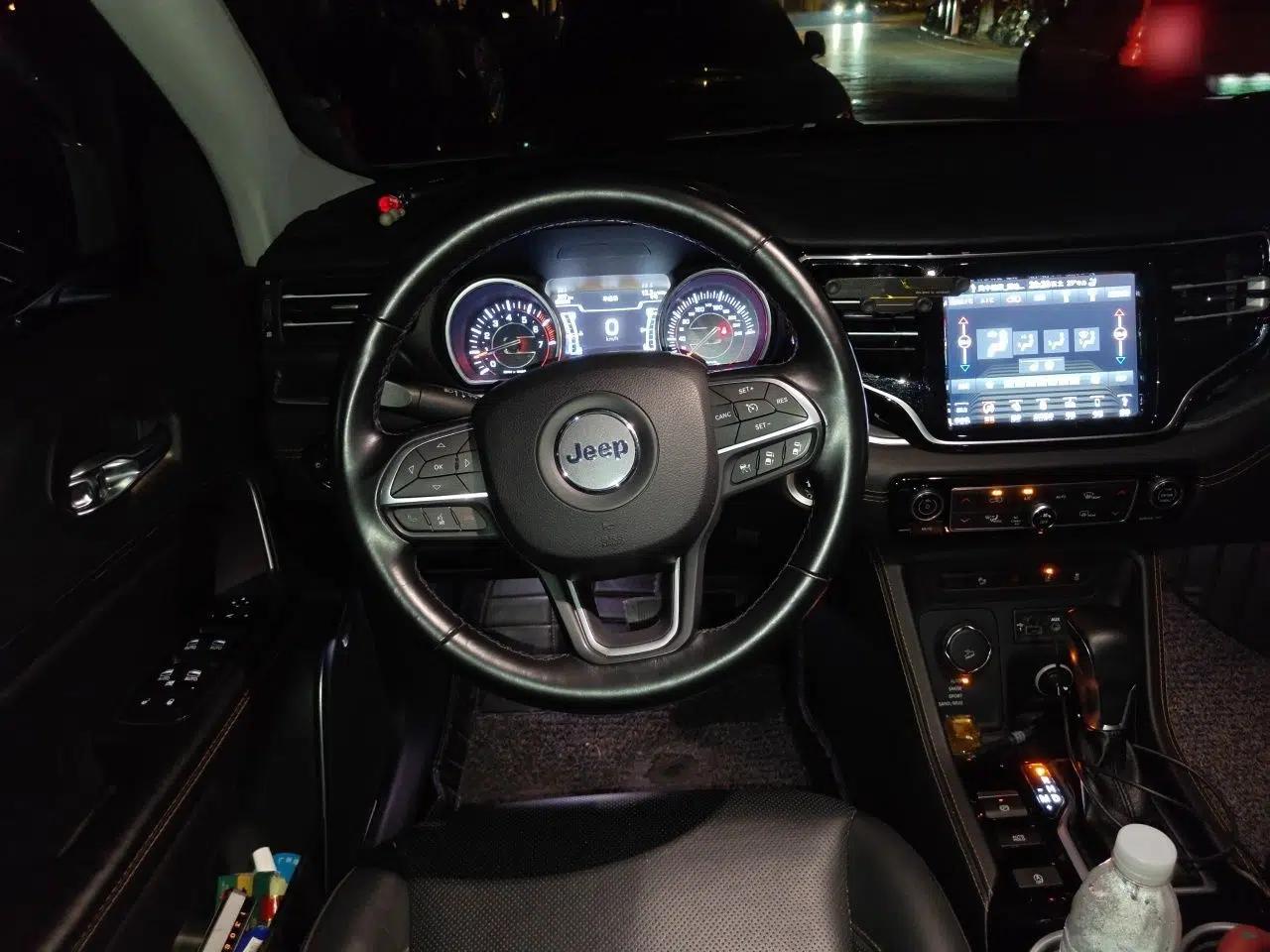 Jeep Grand Commander 2018 2.0T Four-Wheel Drive Smart Enjoyment Version China VI — миниатюра 11