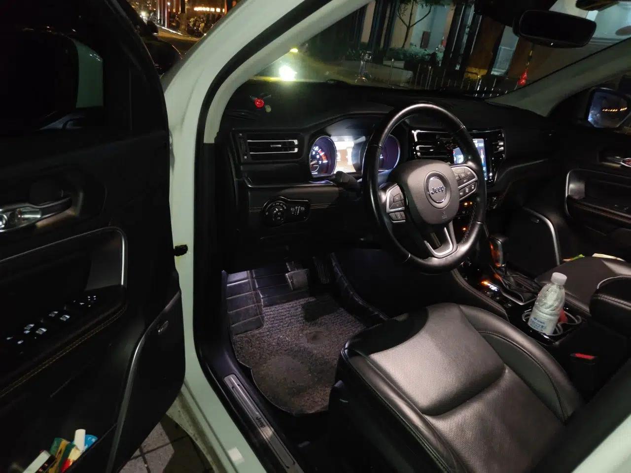 Jeep Grand Commander 2018 2.0T Four-Wheel Drive Smart Enjoyment Version China VI — миниатюра 17