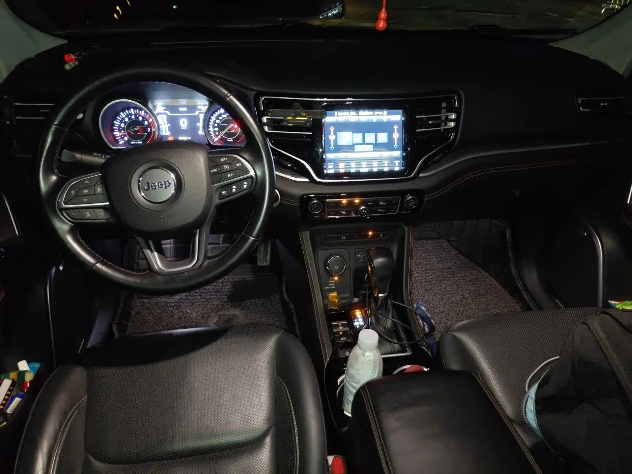 Jeep Grand Commander 2018 2.0T Four-Wheel Drive Smart Enjoyment Version China VI — миниатюра 10