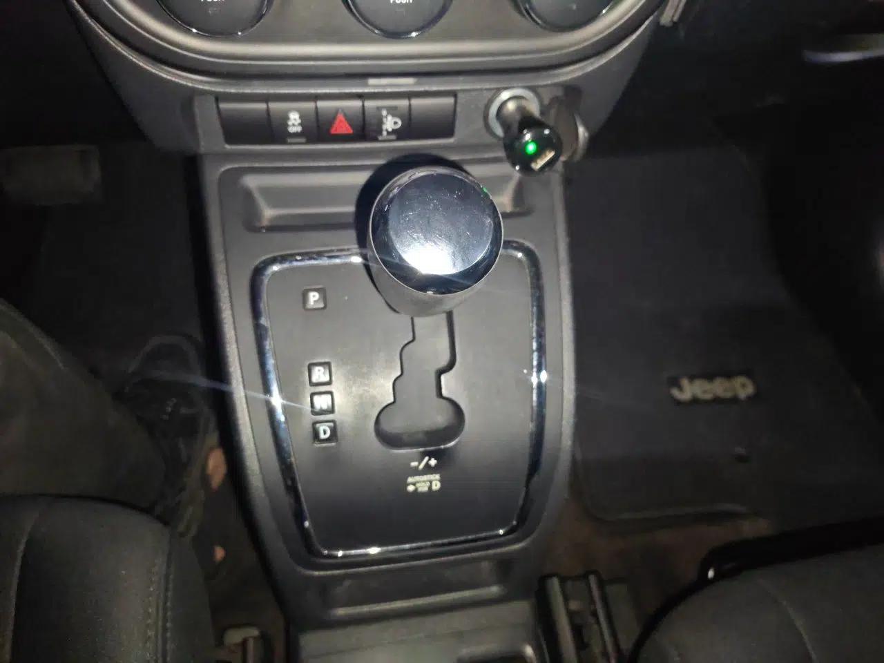 Jeep Patriot 2015 2.0L Sport Edition — миниатюра 15