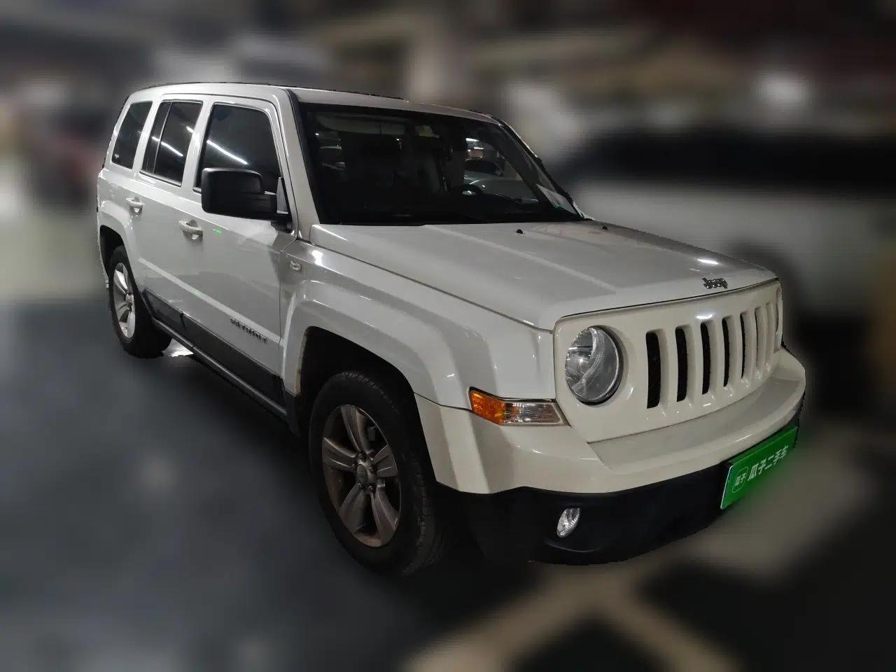 Jeep Patriot 2015 2.0L Sport Edition — миниатюра 3