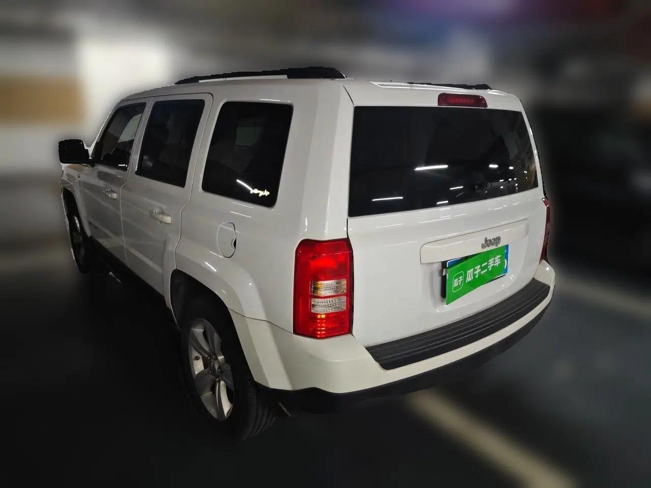 Jeep Patriot 2015 2.0L Sport Edition — миниатюра 4