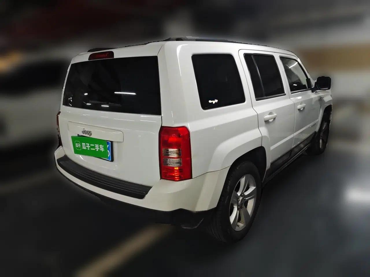 Jeep Patriot 2015 2.0L Sport Edition — миниатюра 6
