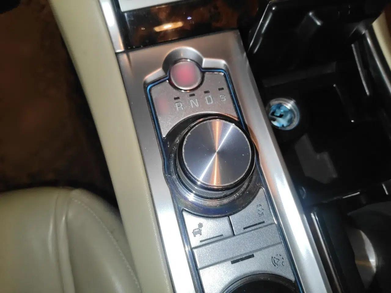 Jaguar XF 2014 XF 2.0T Luxury Edition — миниатюра 13