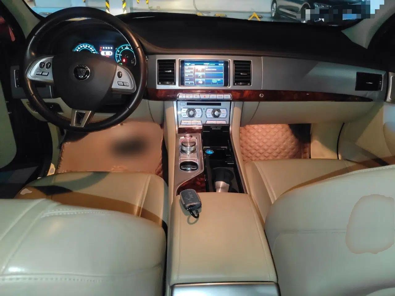 Jaguar XF 2014 XF 2.0T Luxury Edition — миниатюра 18