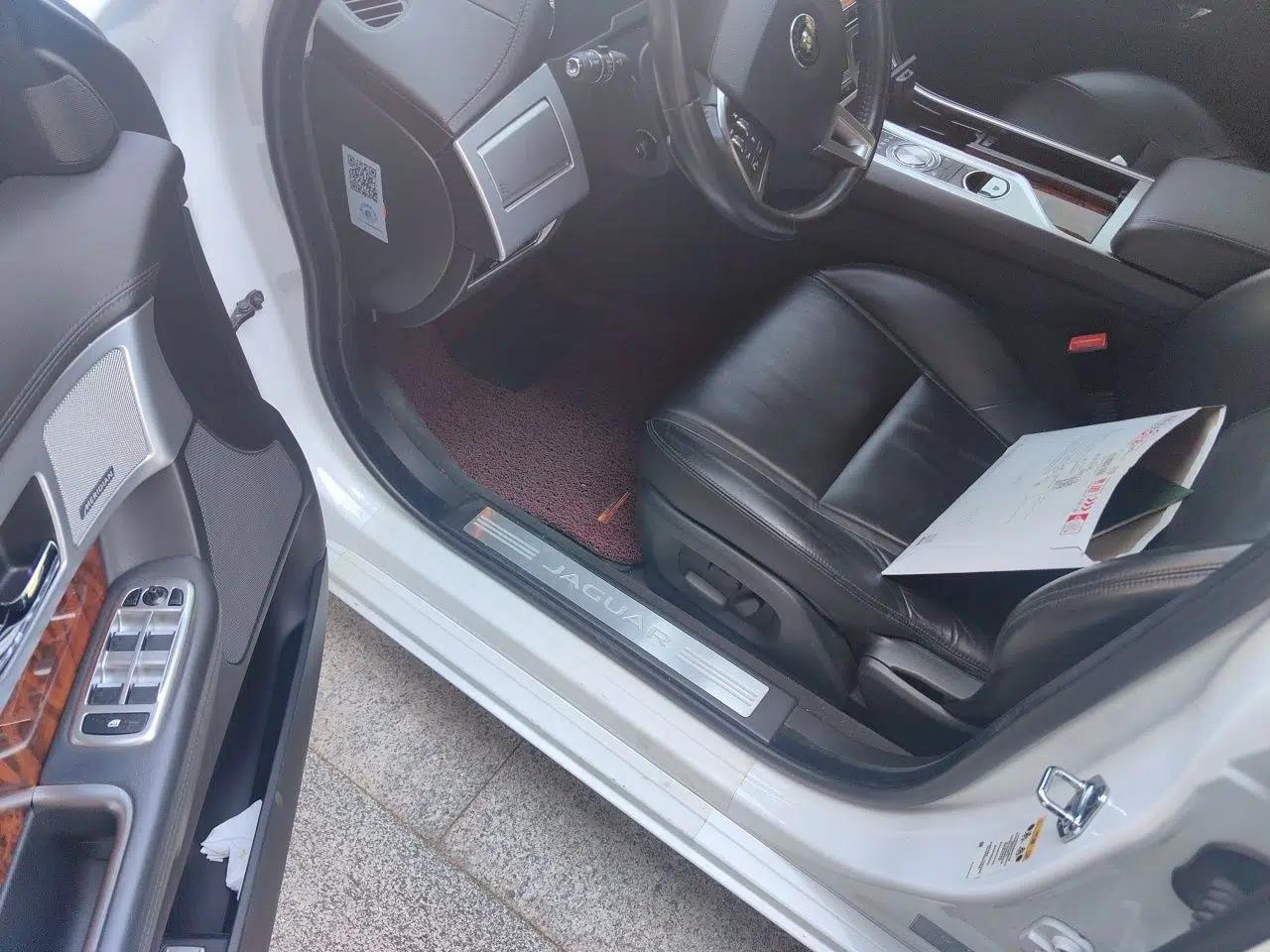 Jaguar XF 2015 XF 2.0T Luxury Edition — миниатюра 17