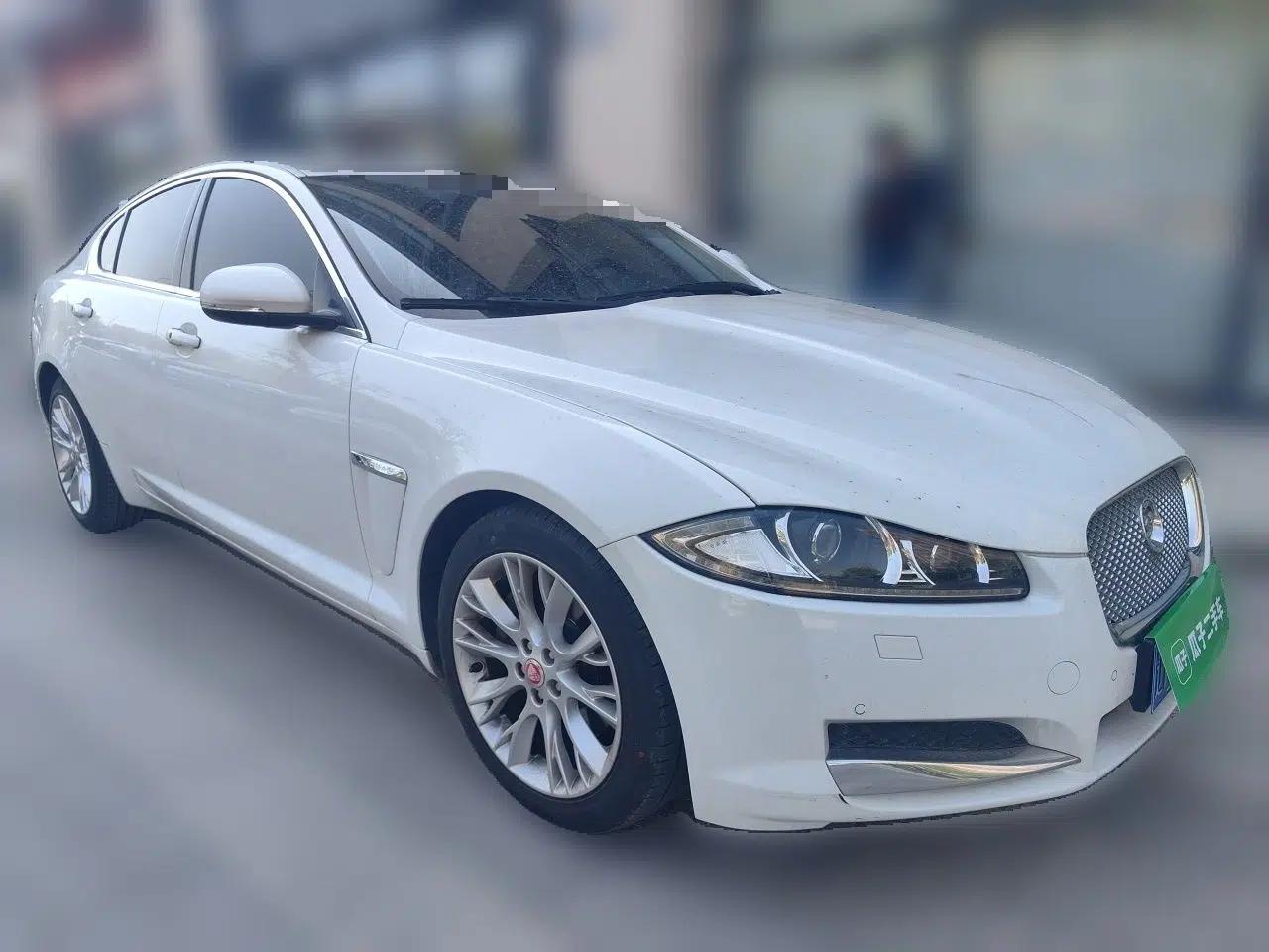 Jaguar XF 2015 XF 2.0T Luxury Edition — миниатюра 3