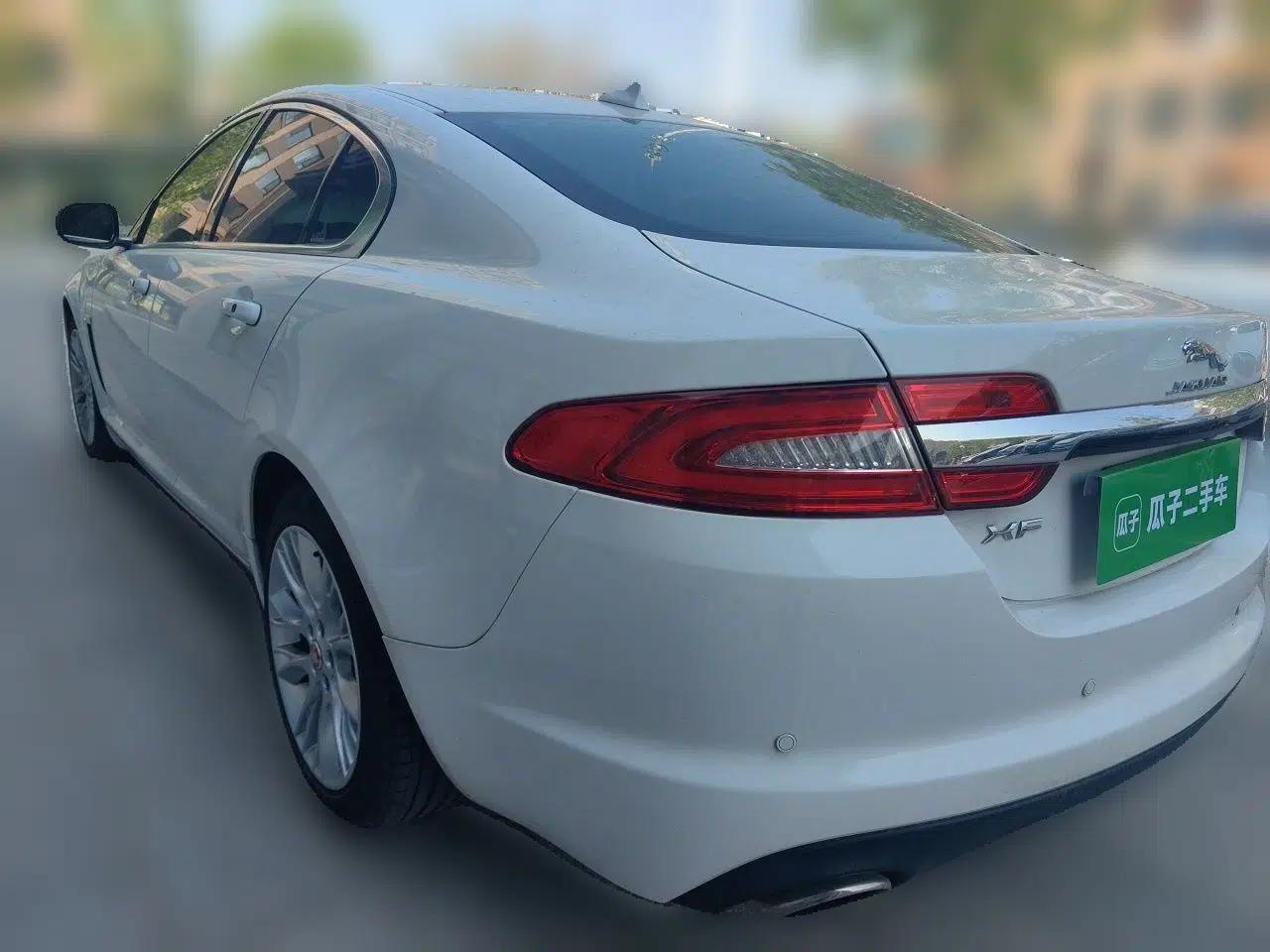 Jaguar XF 2015 XF 2.0T Luxury Edition — миниатюра 4