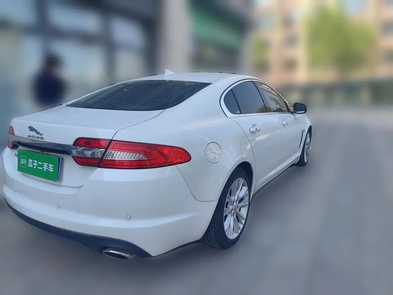 Jaguar XF 2015 XF 2.0T Luxury Edition — миниатюра 6