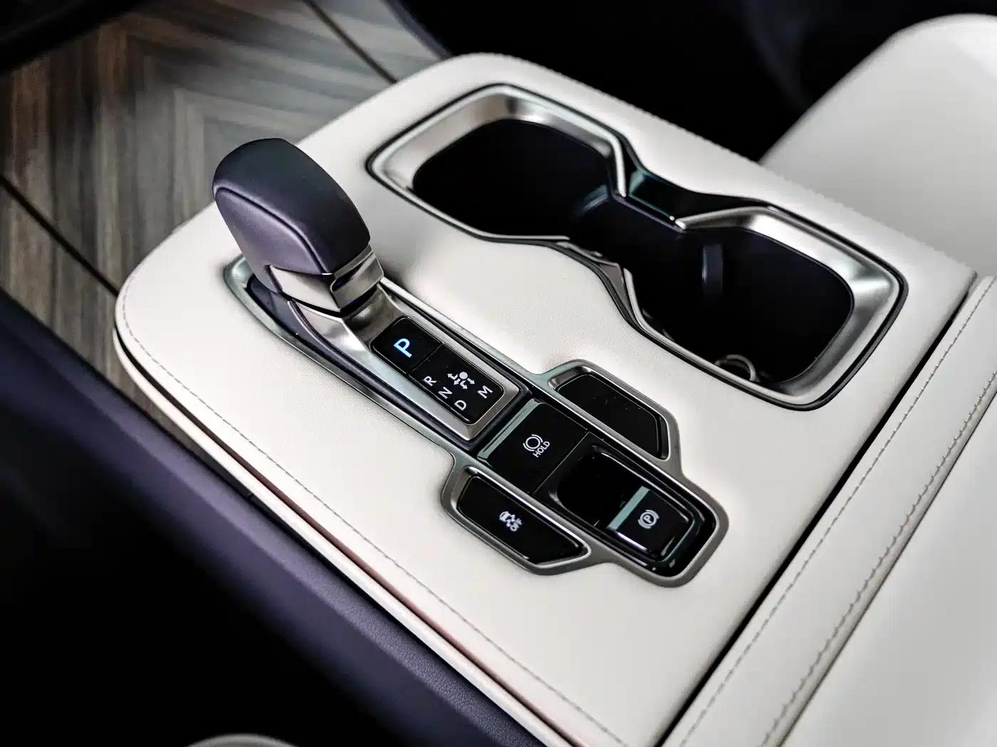 Lexus LM 2025 500h Six-Seat Premium Edition — миниатюра 13