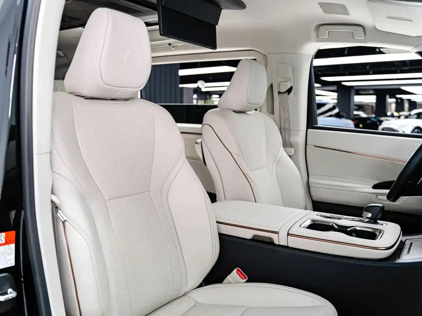Lexus LM 2025 500h Six-Seat Premium Edition — миниатюра 16