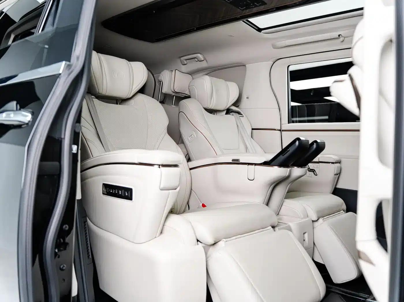 Lexus LM 2025 500h Six-Seat Premium Edition — миниатюра 19