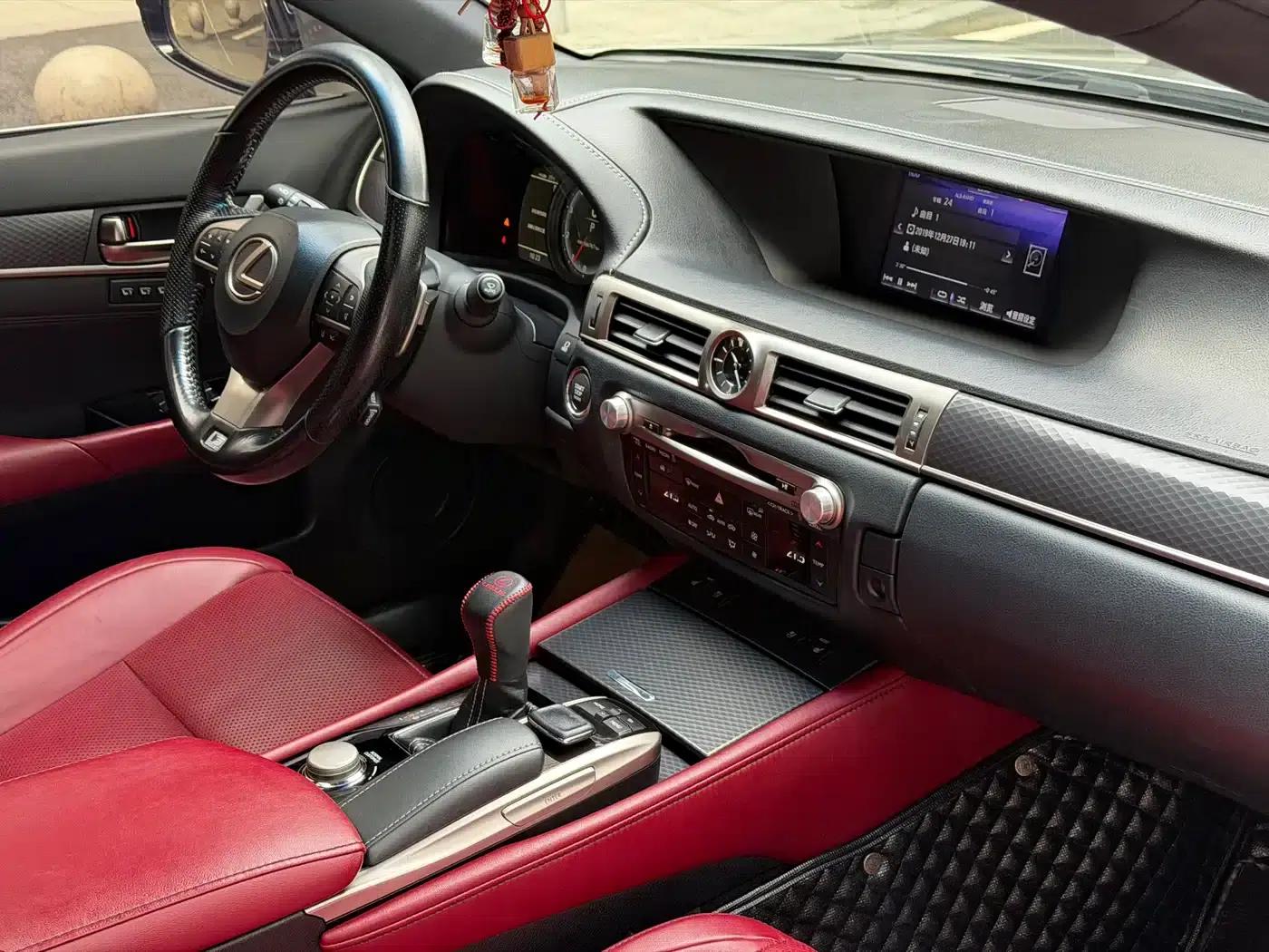2017 Lexus GS 300 F SPORT — миниатюра 11