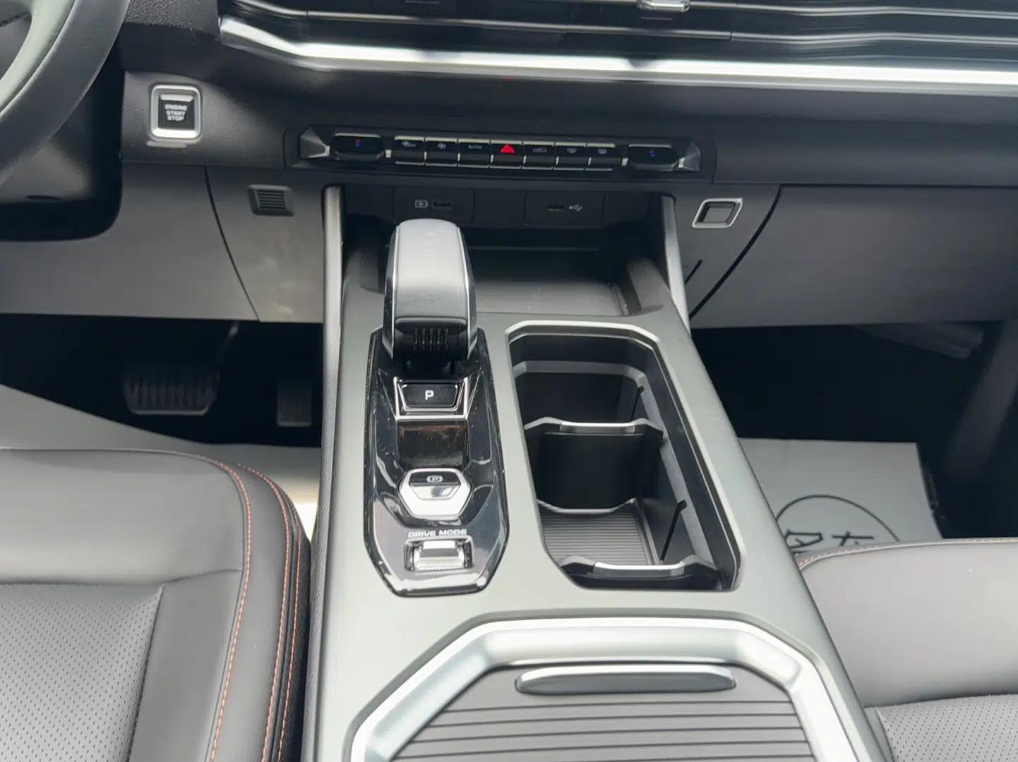 Geely Auto Haoyue L 2023 2.0T DCT Luxury Version — миниатюра 11