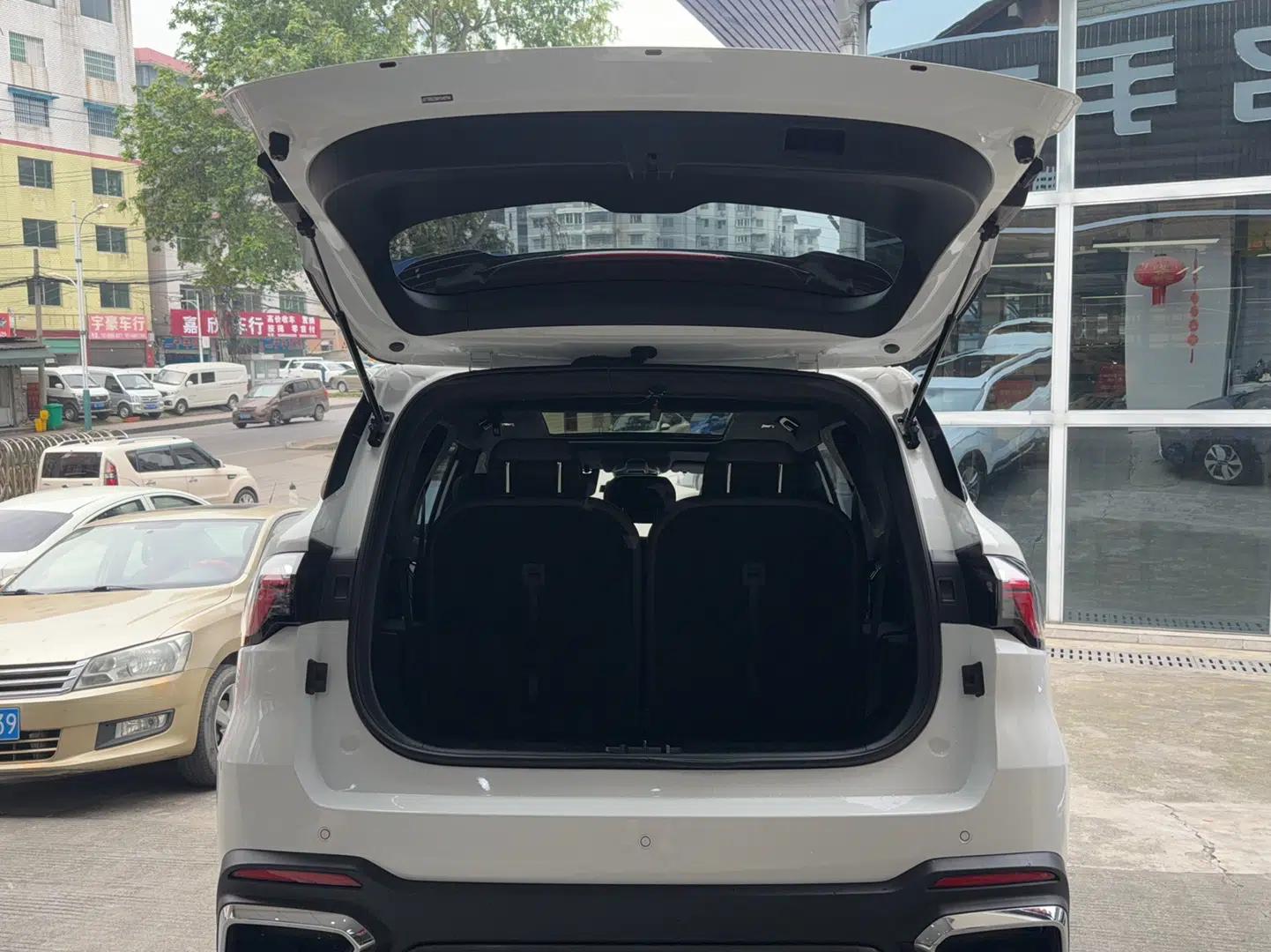 Geely Auto Haoyue L 2023 2.0T DCT Luxury Version — миниатюра 14
