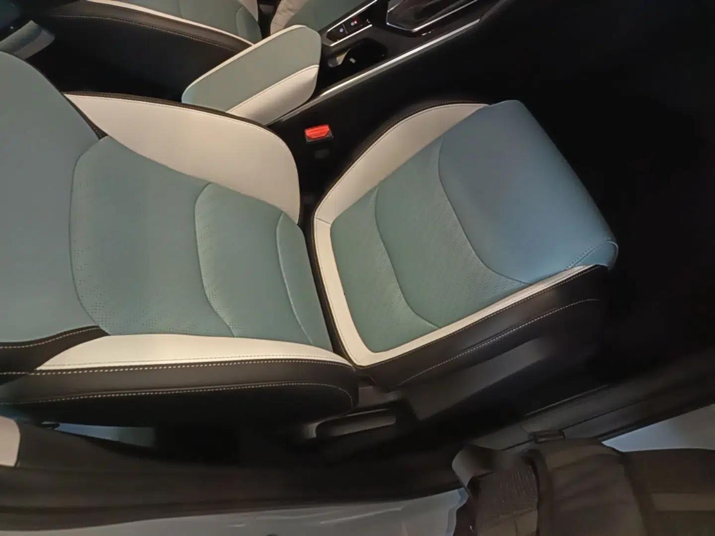 Geely Auto Emgrand S 2022 1.4T CVT Crossover Player Edition — миниатюра 23