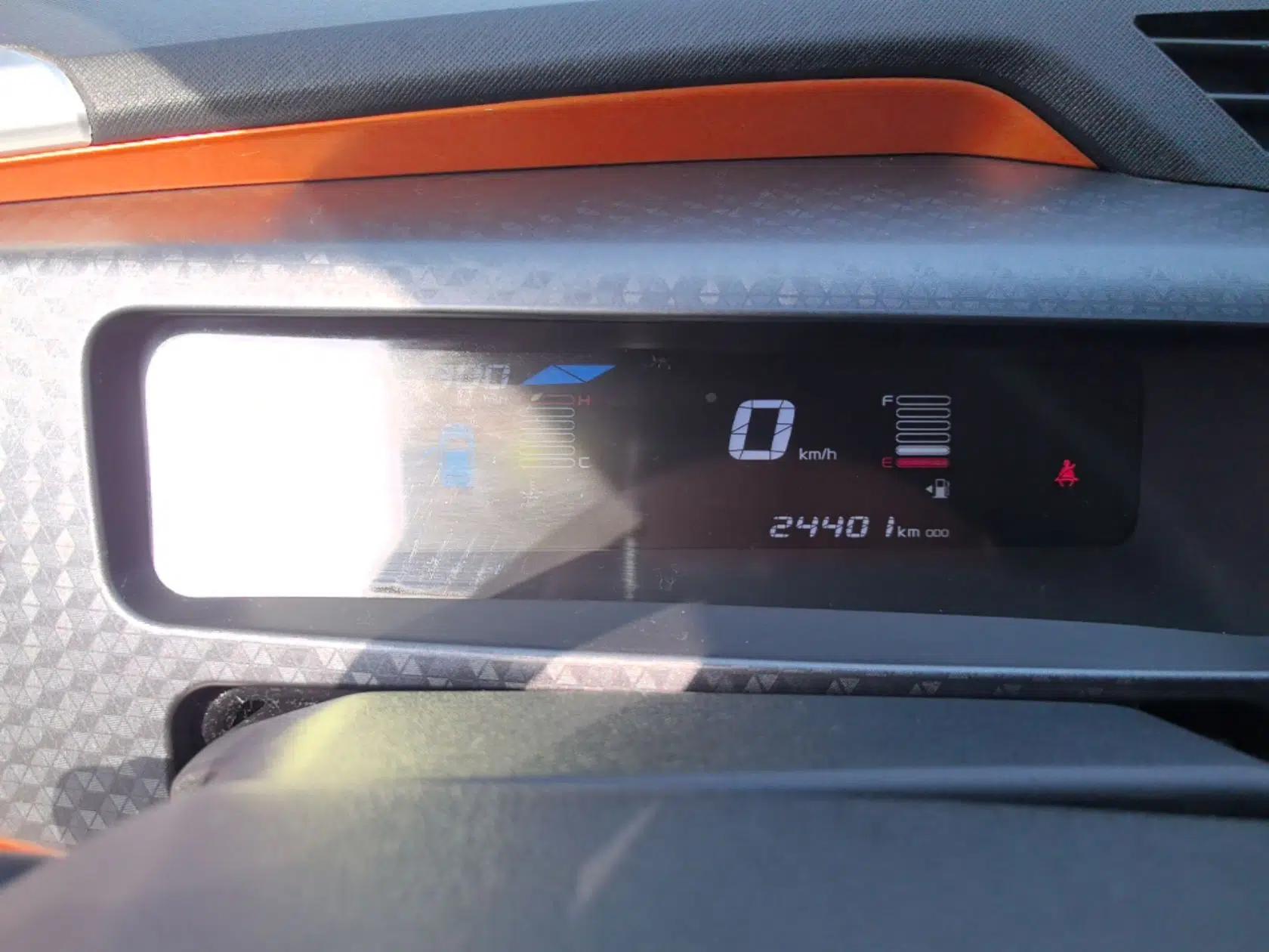 Geely Auto Vision X1 2017 1.3L Manual Frenzy Edition — миниатюра 15