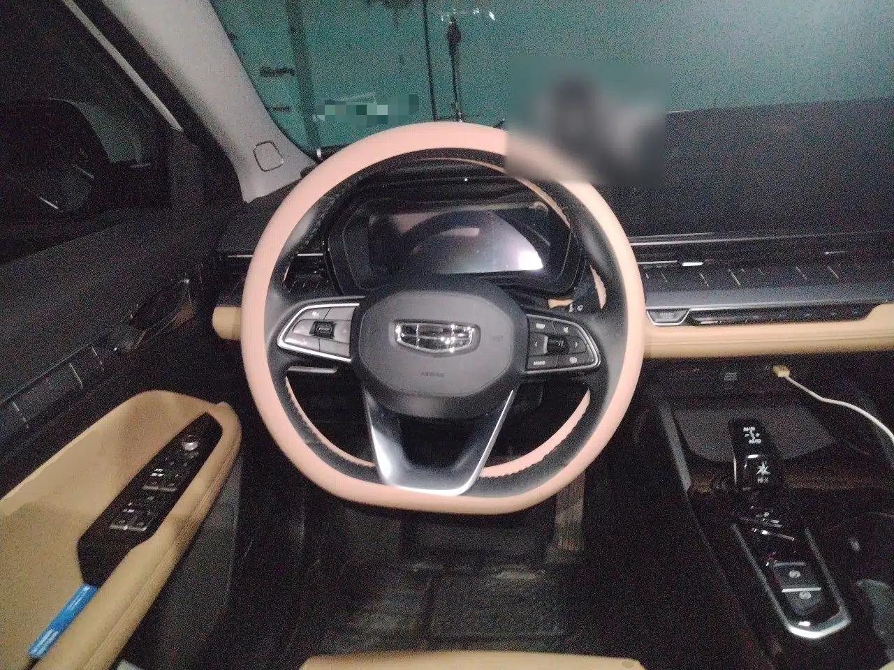 Geely Auto Emgrand L HiP 2024 Longteng Edition 1.5TD-DHT Pro 100KM Excellence Model — миниатюра 11