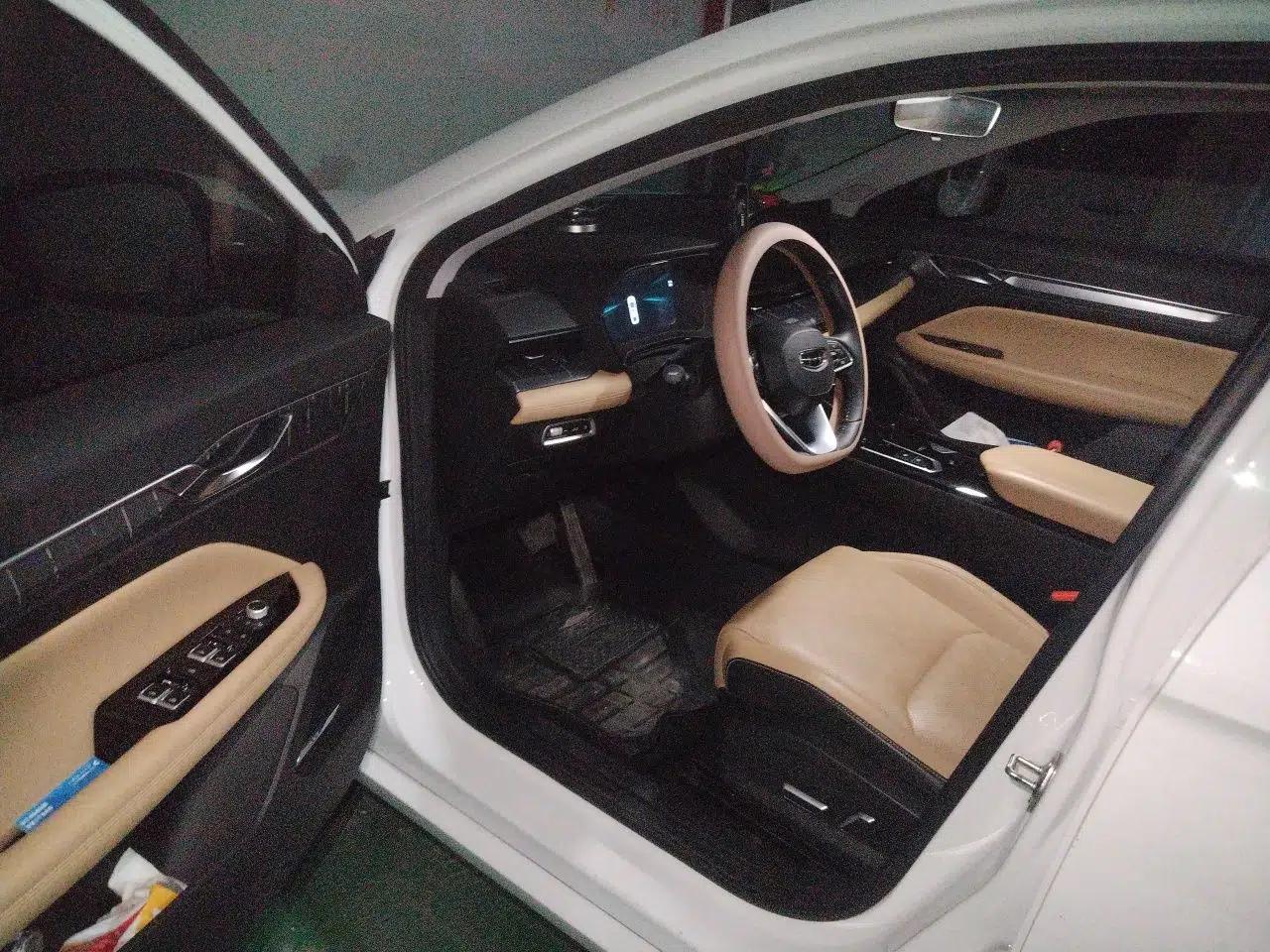 Geely Auto Emgrand L HiP 2024 Longteng Edition 1.5TD-DHT Pro 100KM Excellence Model — миниатюра 17