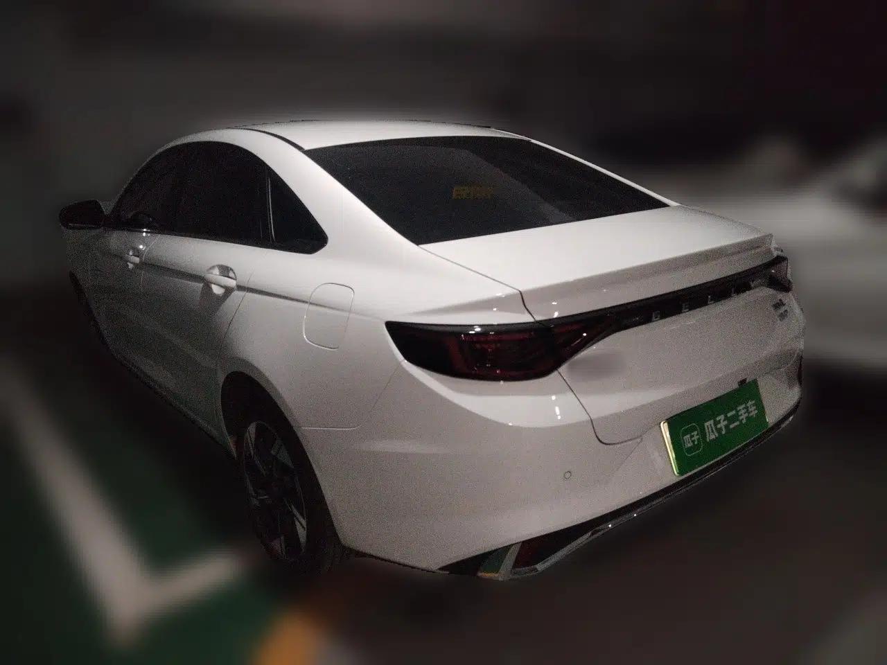Geely Auto Emgrand L HiP 2024 Longteng Edition 1.5TD-DHT Pro 100KM Excellence Model — миниатюра 4