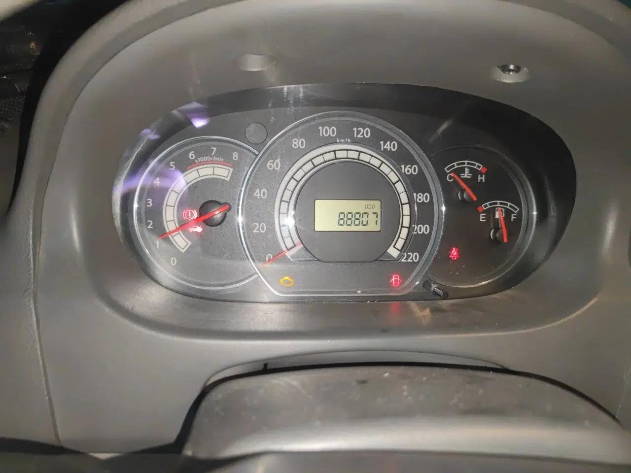 JAC Group Refine M2 2012 1.8L MT Elite Sporty 7-Seater — миниатюра 13
