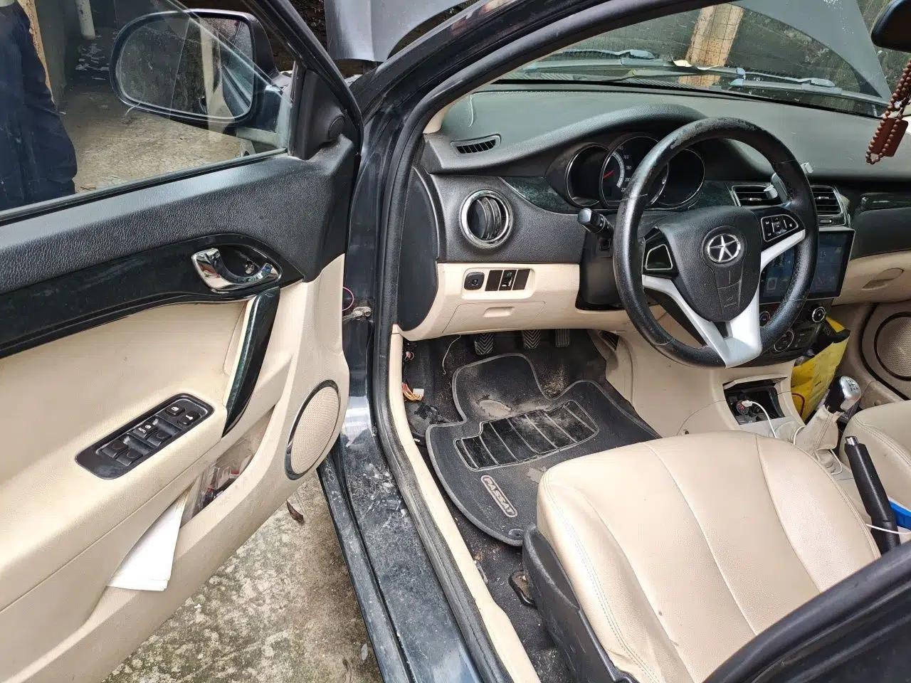 JAC Group Heyue 2012 1.5L Manual Business Zunyi Trim — миниатюра 17