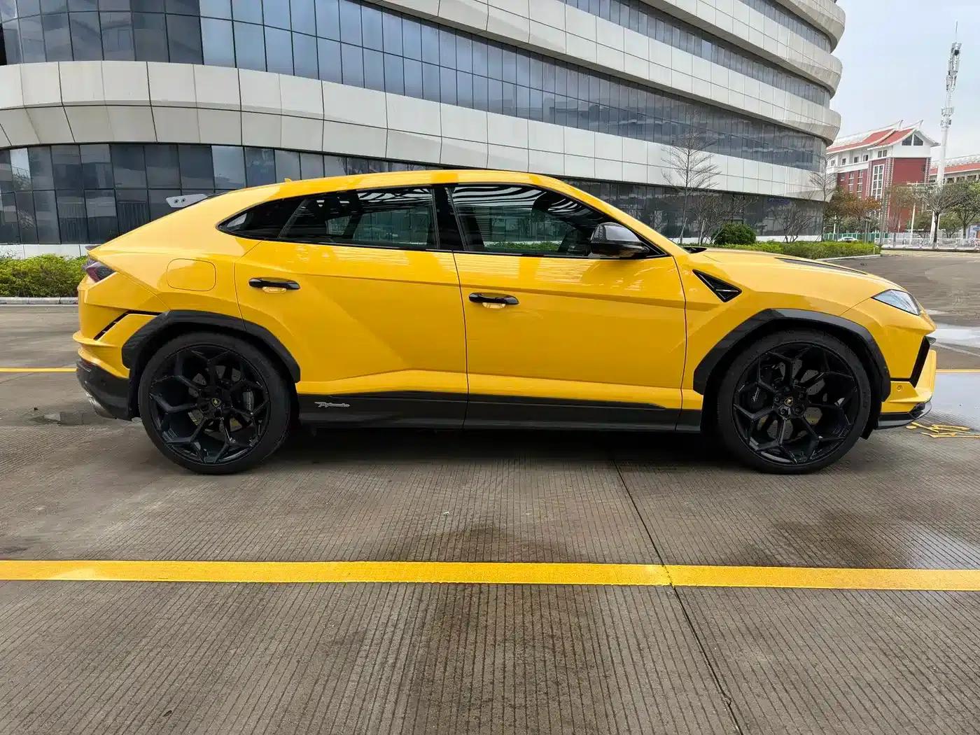 Urus 2022 4.0T V8 Performante — миниатюра 2