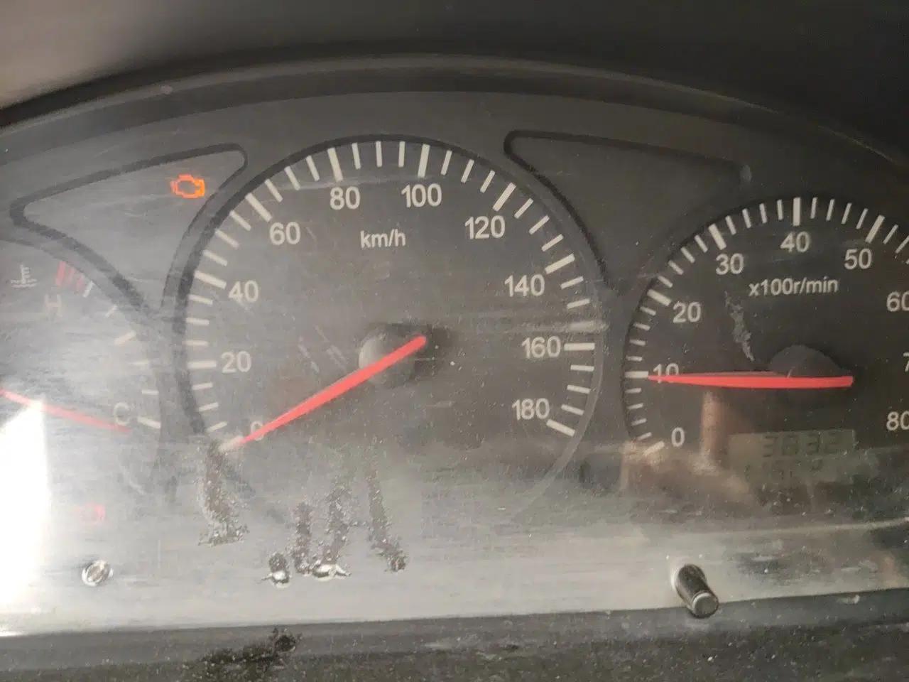 Jinbei Hiace 2011 2.0L Fifth-Generation Express Luxury V19 — миниатюра 12