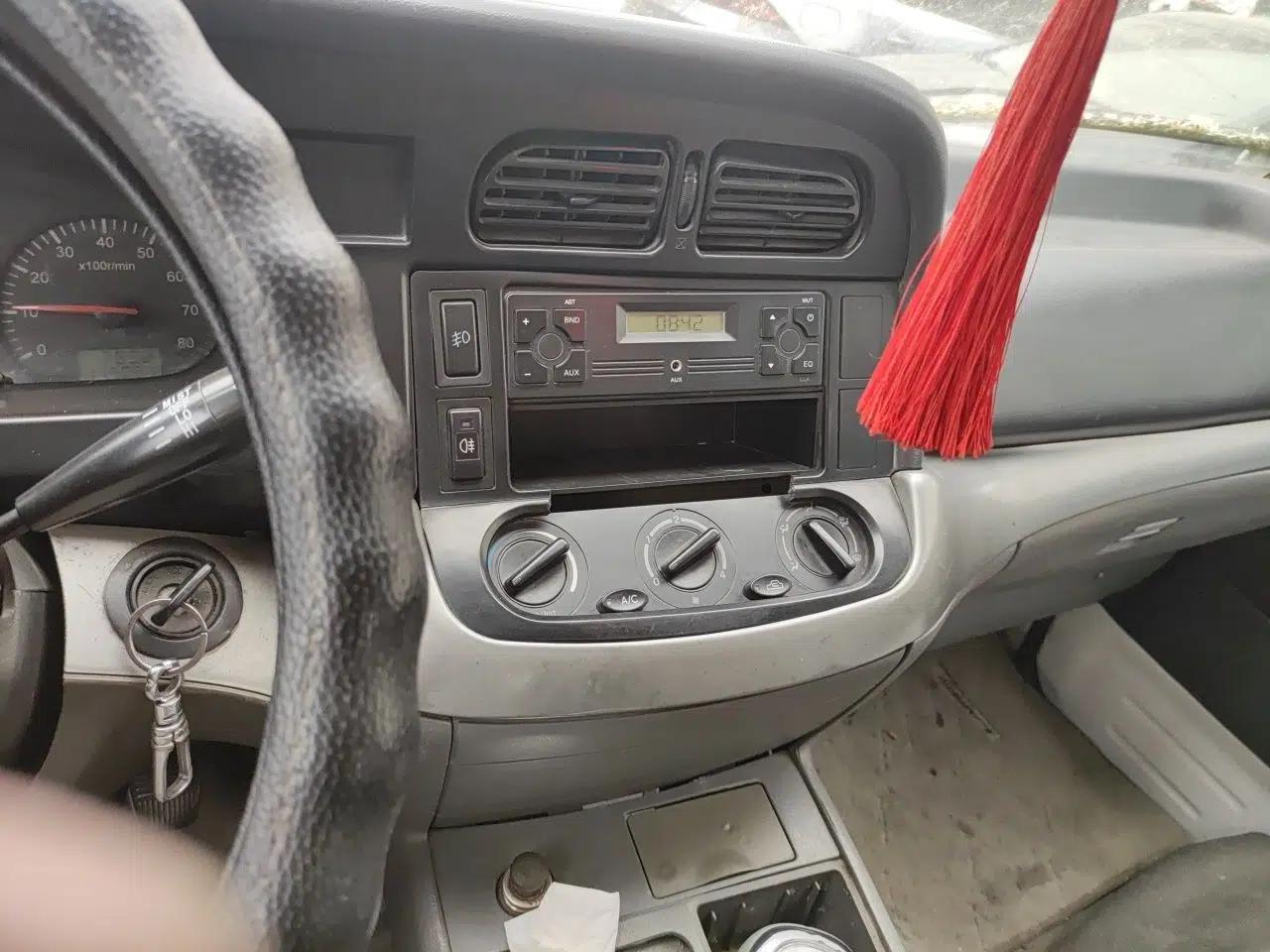 Jinbei Hiace 2011 2.0L Fifth-Generation Express Luxury V19 — миниатюра 14
